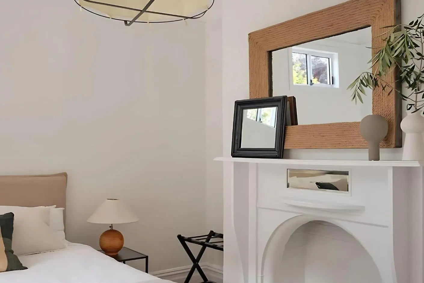 Sunny Spacious Three Bedroom Apartment With Views Hobart